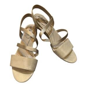 Women's LifeStride, Yoyo Platino Sandal H929351900 US Size 7M